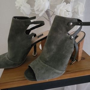 White house black Market heels